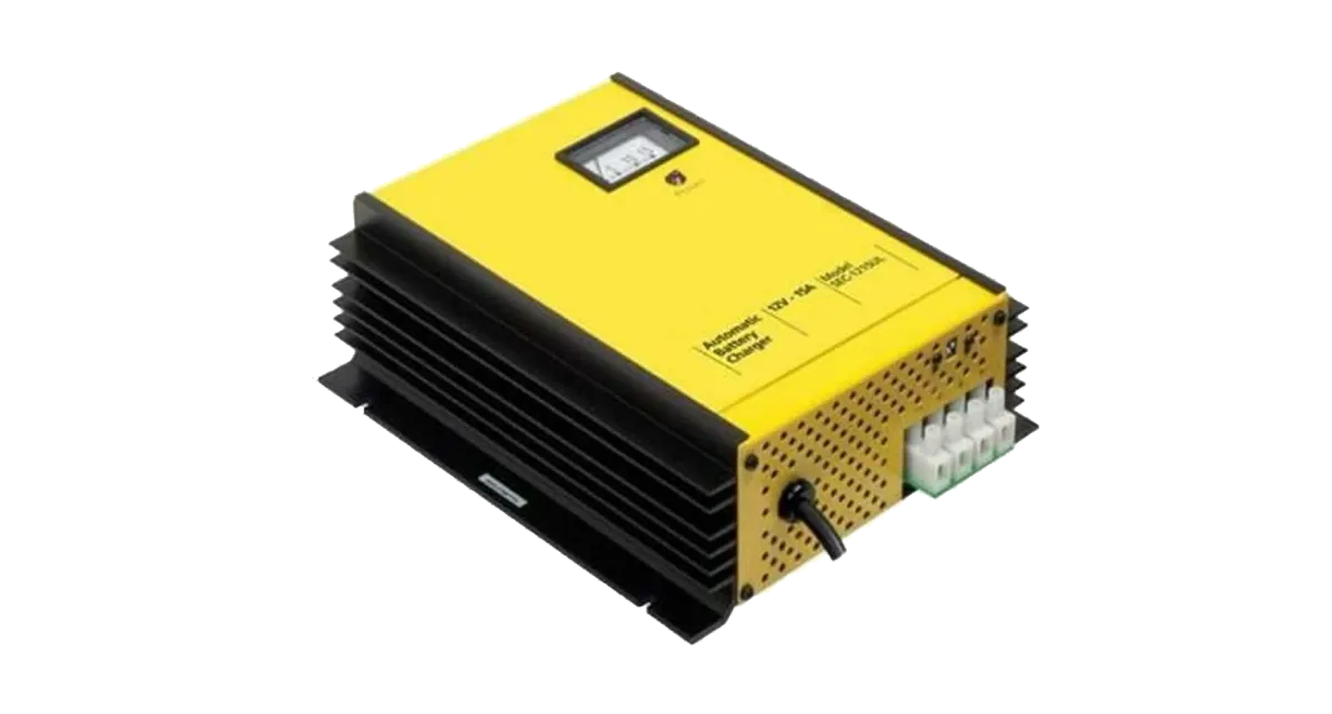Three-stage 12 V battery charger